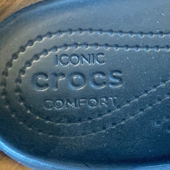 Crocs Kadee II Womens 9 Sandals Black Thong Flip Flops Slip On Beach Pool - Picture 3 of 10